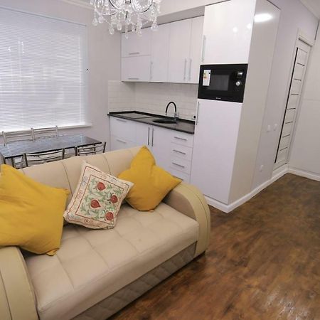 Luxury 2 Bedrooms Apartment Walking Distance From Gur-Emir サマルカンド エクステリア 写真