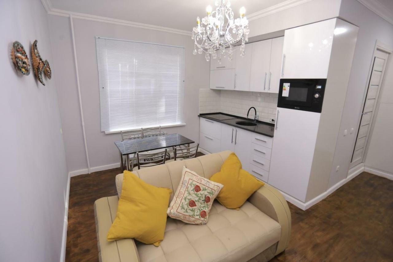 Luxury 2 Bedrooms Apartment Walking Distance From Gur-Emir サマルカンド エクステリア 写真
