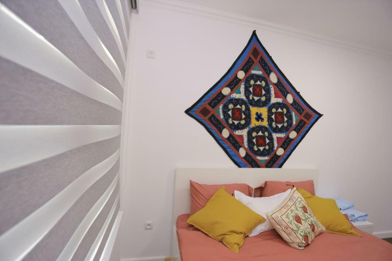 Luxury 2 Bedrooms Apartment Walking Distance From Gur-Emir サマルカンド エクステリア 写真