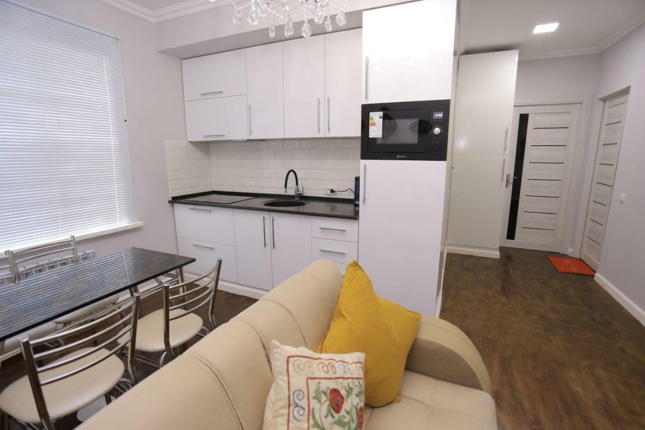 Luxury 2 Bedrooms Apartment Walking Distance From Gur-Emir サマルカンド エクステリア 写真