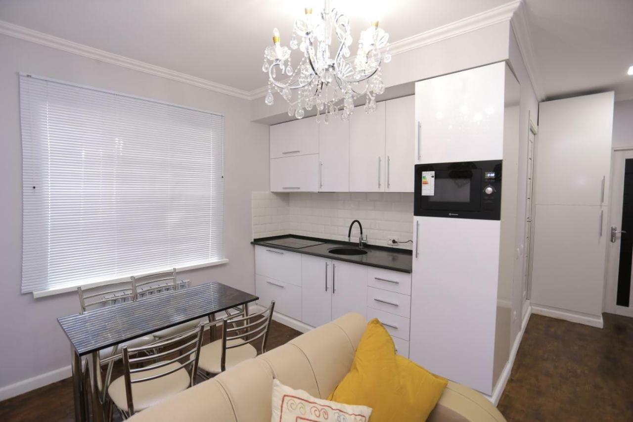Luxury 2 Bedrooms Apartment Walking Distance From Gur-Emir サマルカンド エクステリア 写真