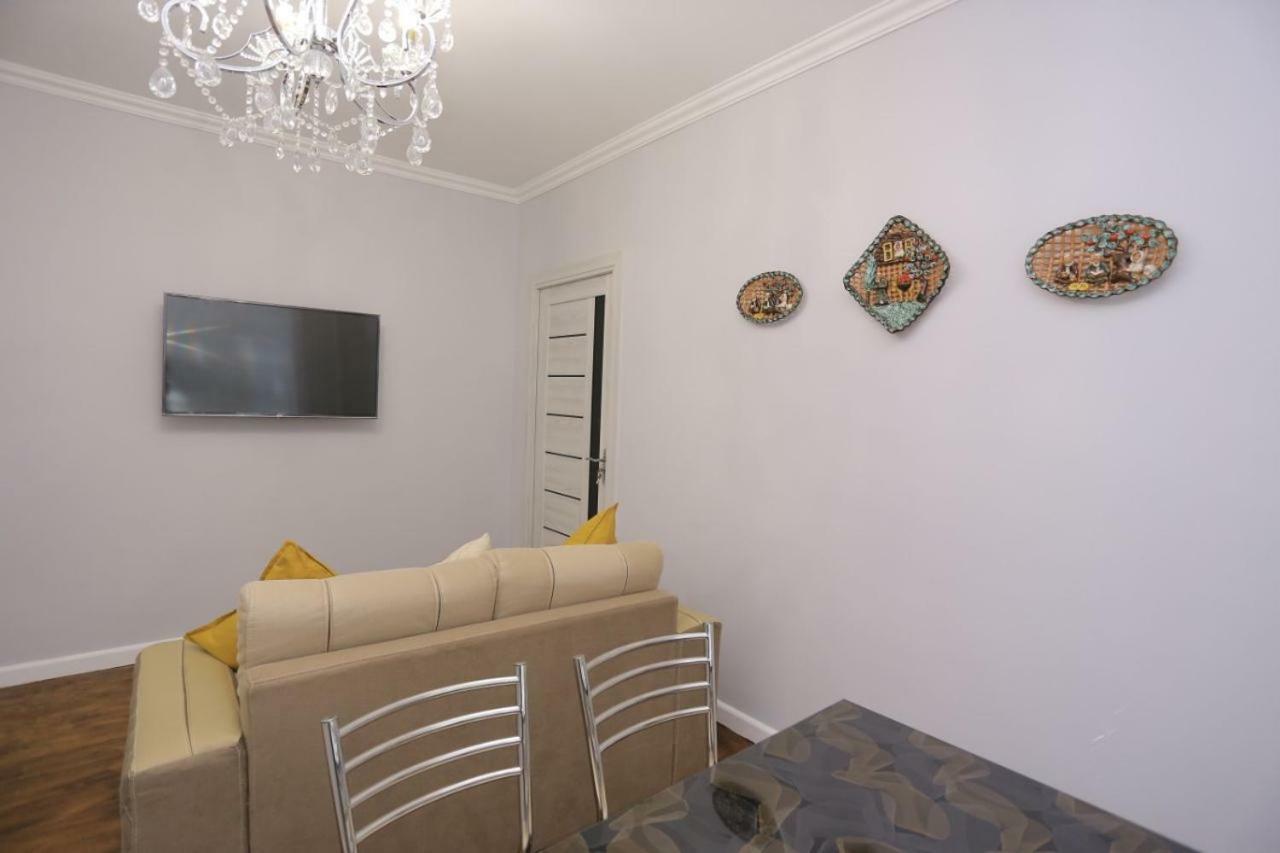 Luxury 2 Bedrooms Apartment Walking Distance From Gur-Emir サマルカンド エクステリア 写真