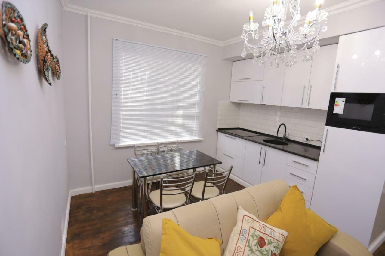 Luxury 2 Bedrooms Apartment Walking Distance From Gur-Emir サマルカンド エクステリア 写真